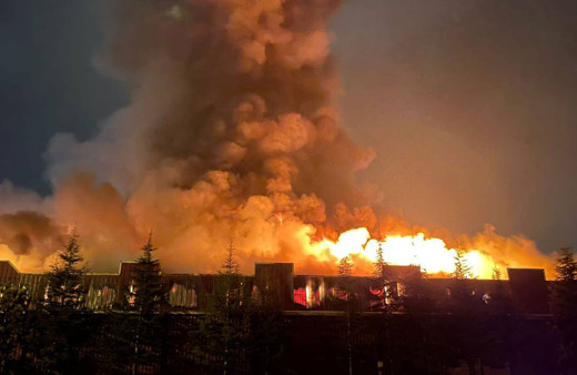 Kayseri'de çelik kapı fabrikasında korkutan yangın! 4 saat sonra kontrol altına alındı