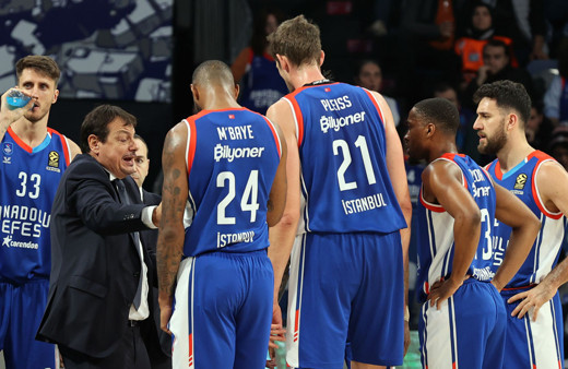 Anadolu Efes'in galibiyet serisi sona erdi!