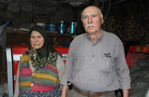 Yaşlı çift dolandırıların kurbanı oldu! "Cinayete karıştınız" dediler, umre paralarını aldılar