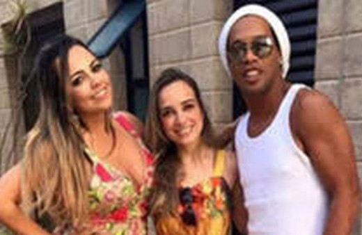 Efsane futbolcu Ronaldinho 2 sevgilisiyle aynı evde yaşıyor! İkisiyle birden evlenecek