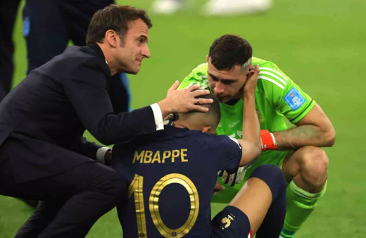 Arjantin maçı sonrası Mbappe'nin zor anları! Emmanuel Macron teselli etti