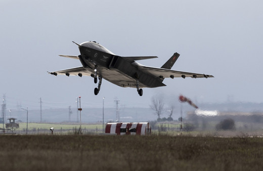 ABD dergisi Defense News Kızılelma'nın ilk uçuşunu böyle yazdı