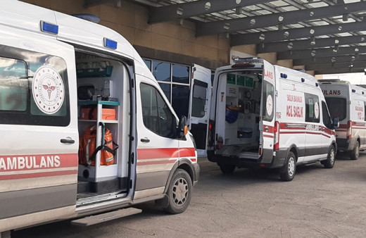 Çorum'da okul önünde dehşet! Kanlar içinde kaldı