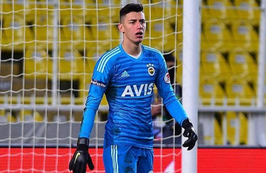 Fenerbahçe'nin eski kalecisi Berke Özer'in yeni takımı sürpriz oldu