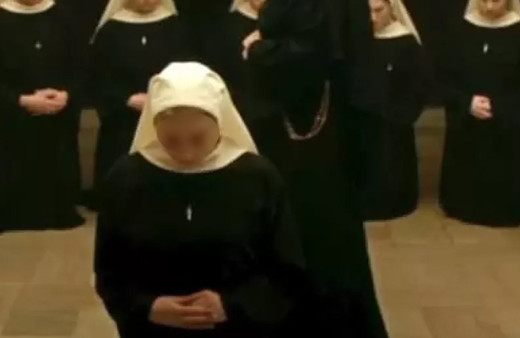 Rahip üçlü ilişki ile suçlandı! Bahanesine akıl sır ermedi istismara uğrayan rahibe anlattı