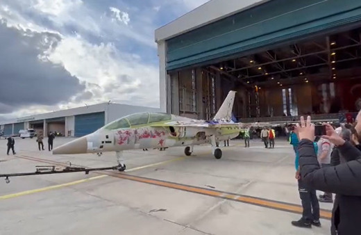 Türkiye'nin ilk yerli jet uçağı HÜRJET hangardan çıktı geri sayım başladı! İşte ilk uçuş tarihi...