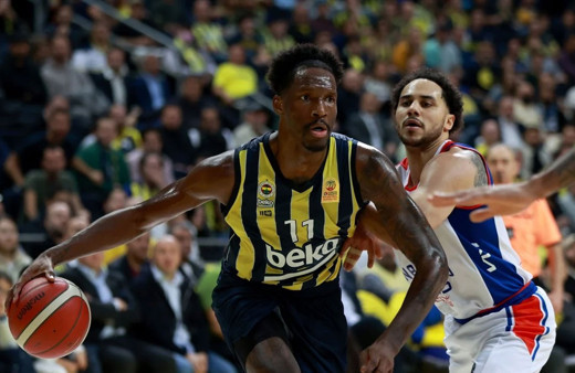 Fenerbahçe, Anadolu Efes karşısında uzatmada kazandı