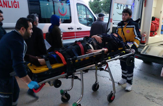 Çocuk balkondan düştü olayı gören anne de düştü! İkisi de hastanelik oldu