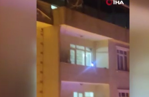 Balkonuna ses sistemi kurdu, tüm sokağa gece gündüz müzik dinletti