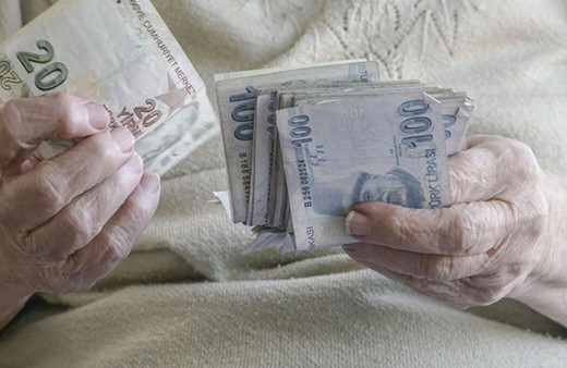 EYT'ye yaş sınırı kulisi! 'Yaş şartı kuvvetle muhtemel' diyen uzman isim: İki seçenek üzerinde duruluyor