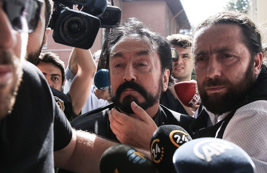 Adnan Oktar davasında 10 bin sayfalık gerekçe! İnsanüstü özellikleri olan mehdi...