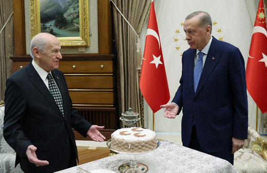 AK Parti, Cumhurbaşkanı Erdoğan'ın Meclis'i feshetmesini bekliyor! Devlet Bahçeli kapıyı araladı