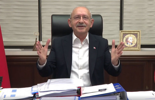 Beklediğiniz yıl sonunda geldi! Loading, Loading, Loading... Kılıçdaroğlu yeni yılı böyle kutladı