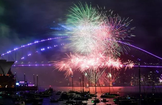 2023 yılına giren ilk ülke oldular! 3500 havai fişekle 'kısıtlamasız' yılbaşı kutlaması