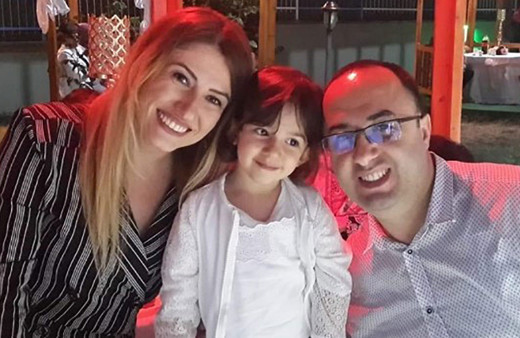 Minik Melis hastanede yapılan iğne sonrası öldü! Cenazede yürek yakan manzaralar...