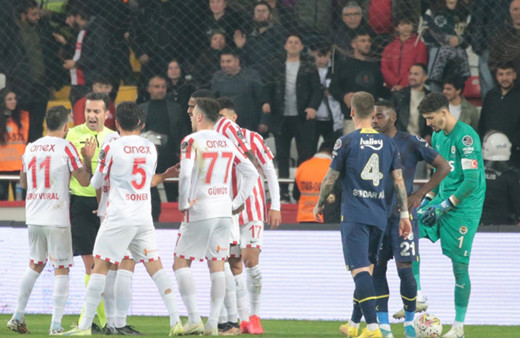 Golü iptal edilen Antalyaspor harekete geçti! VAR kayıtları açıklansın