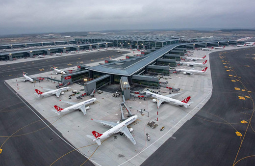 Sabiha Gökçen'de yolcu uçağı piste giren tavşana çarptı! İki uçak pisti pas geçti