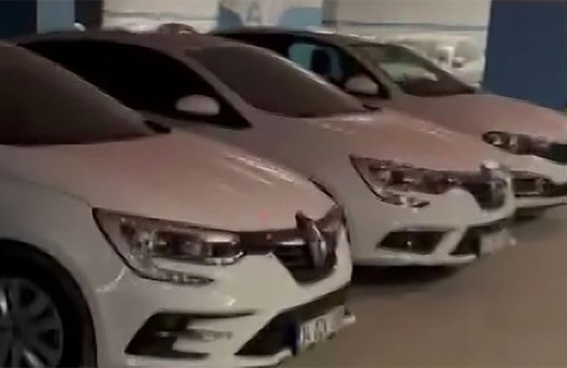 Fırsatçılar Çamlıca Camii otoparkına araba stoklamışlar! Pes dedirten görüntü