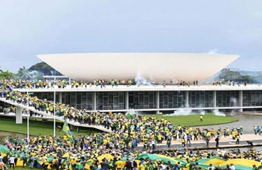 Bolsonaro seçimi kaybedip ABD'ye kaçtı! Brezilya'da binlerce taraftarı kongre binasını bastı