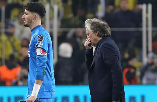 Fener taraftarı çileden çıktı! Altay Bayındır her topa dokunduğunda ıslıklandı