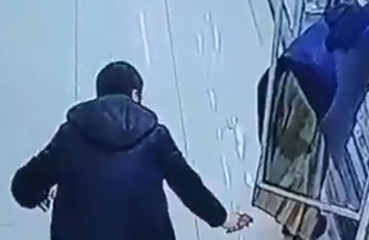 BİM sapığı komiser çıktı! Grup amiri sapık görev başında üniformasıyla gözaltına alındı