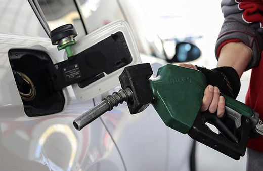 İndirim geldi akaryakıt fiyatları değişti! Benzin ve motorin ne kadar oldu?