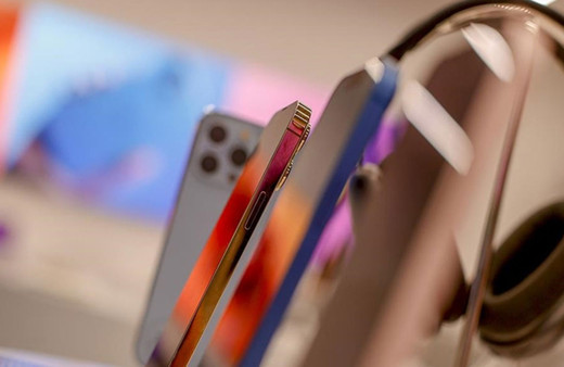 Cep telefonu almak için 8 aylık bebeklerini sattılar!