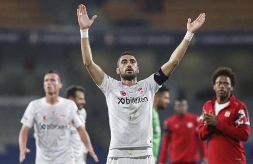 Galatasaray sol bek transferini bitirdi! Süper Lig'den tanıdık isim...