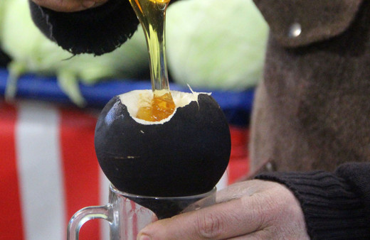 Öksürüğe, ağrıya bin derde deva! Mucize karışımın tarifine bakın şıp diye kesiyor