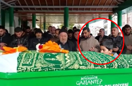 Soba faciasında yürekleri sızlatan veda: Annesine, tabutunu öperek veda etti!