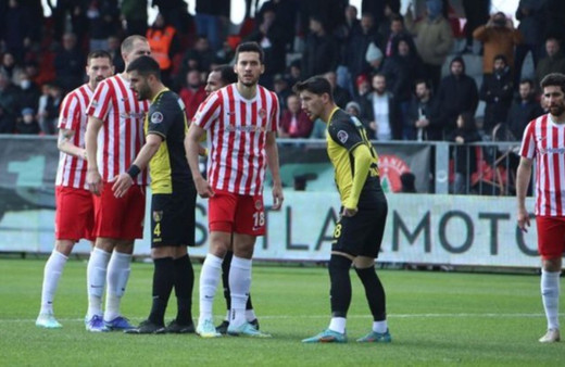 Ümraniyespor resmen açıkladı: 2 futbolcu kadro dışı bırakıldı!