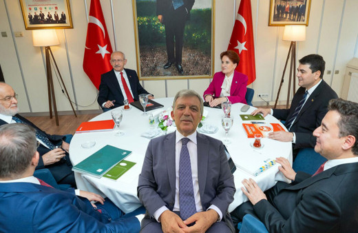 Altılı Masa'da Abdullah Gül krizi! Halk TV manşet yaptı! Meral Akşener ile Abdullah Gül...