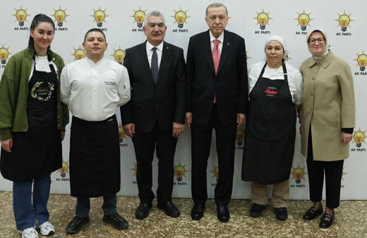 AK Parti MYK toplantısında ziyafet! Erdoğan ve yöneticilere 17 çeşit yemek ikram edildi