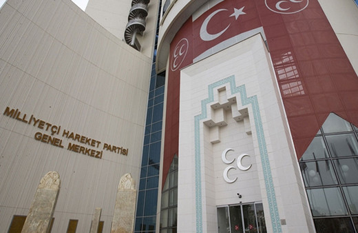 MHP, milletvekili aday listesini YSK'ya teslim etti! 90 kadın aday var, 25 yaş altı 8 isim listede
