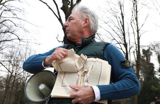 Hollanda'da Kuran'a saldırı! İsveç'ten sonra Pegida Hollanda'da Kur'an yırttı