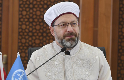 Diyanet'ten Kur'an-ı Kerim yakılmasına karşı 120 ülkede eylem kararı!