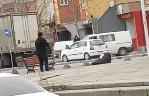 Sancaktepe'de sokakta kurşun yağdırdığı karısının başında bekledi