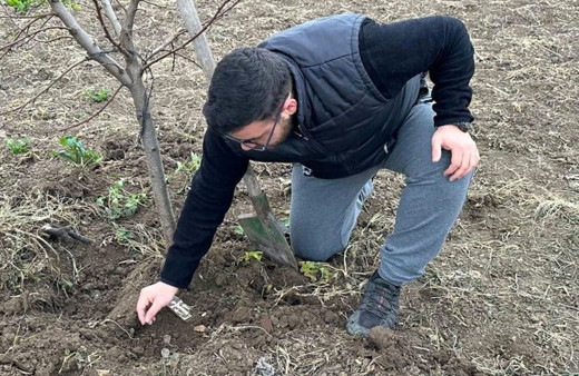 Şeftali ağacının dibini çapalarken buldu İznik için söyleniyordu gerçek çıktı