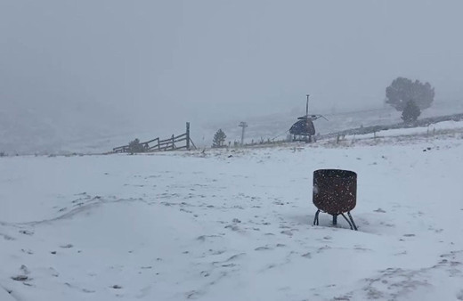Lapa lapa kar yağıyor! Özlenen görüntü kar kalınlığı 30 santimetreye ulaştı