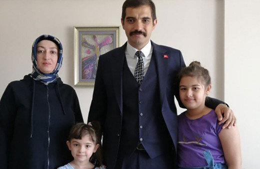 Sinan Ateş'in eşinden MHP'li Semih Yalçın'a sert uyarı! "Sabrımı zorlama, çocuklarımı ağzına alma"