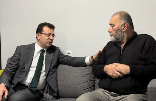 Ülkücü Başkan Sinan Ateş'in annesi ilk kez konuştu! Adalet yoksa niye yaşayalım! Ben oğlumun toprağıyla duruyorum