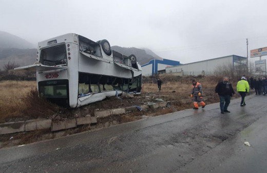 Kayseri'de korkunç kaza! İşçi servisi takla attı: Çok sayıda yaralı var