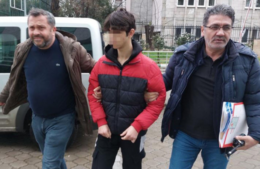 Samsun'da annesini döven ağabeyini o lafı duyunca 7 kez bıçaklayarak öldürdü!