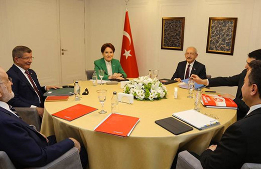 Altılı masada Akşener ile Davutoğlu arasında buz kesen diyaloglar araya Karamollaoğlu girdi Talat Atilla 'kulis değil bilgi' dedi