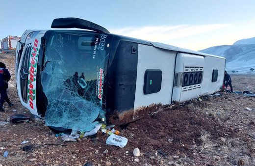 Afyonkarahisar'da yolcu otobüsü faciası! 8 ölü 36 yaralı var...