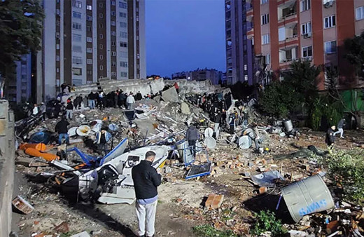 7.4'lük deprem sonrası valilerin görev yerleri değiştirildi! Tecrübeli isimler göreve...