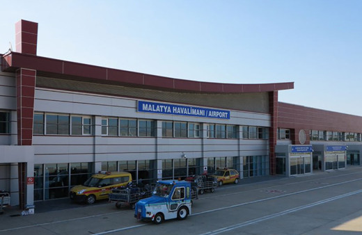 Malatya Havalimanı depremde yıkıldı! 'Üzerimize çöktü' deyip duyurdu...