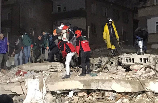 Gaziantep'ten acı haber! 6 katlı bina enkazından 2 ceset çıkartıldı