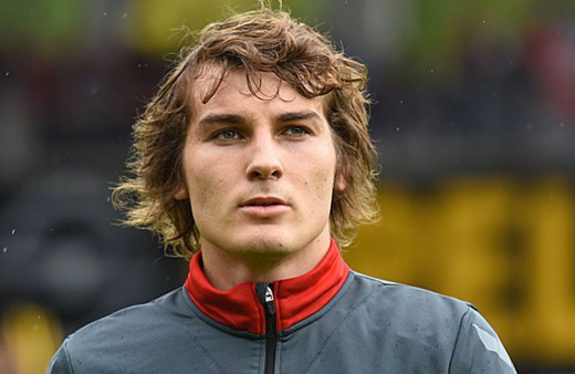 Çağlar Söyüncü, Leicester’da Türkiye için yardım topladı