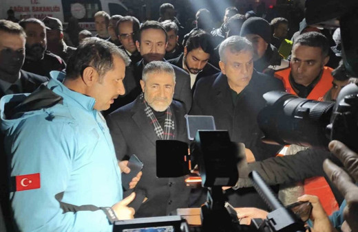 Bakan Nebati deprem bölgesinden açıkladı: Sosyal medyaya inanmayın her şey kontrol altında